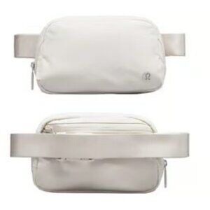 Lululemon Everywhere Belt Bag valentine gift